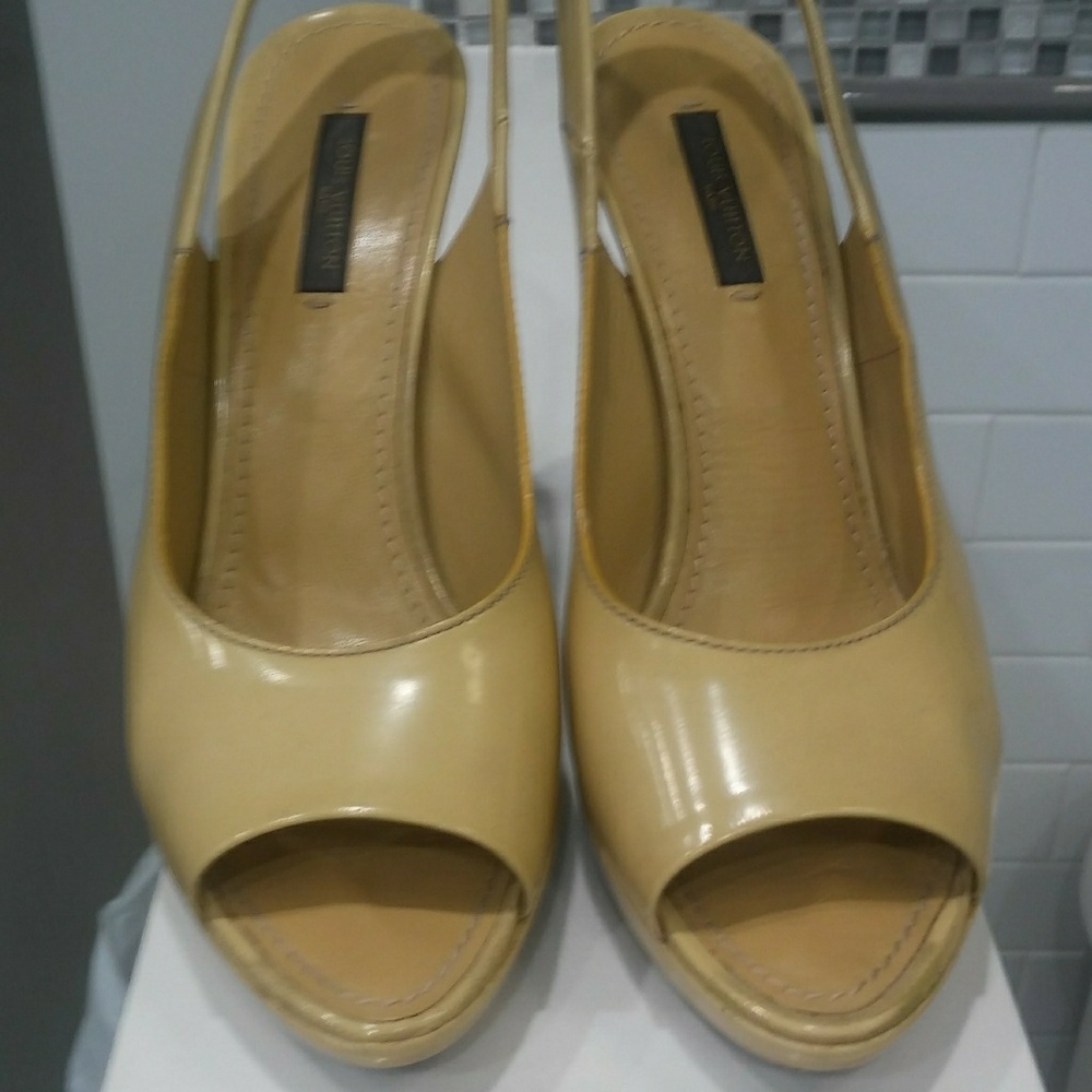 Louis Vuitton sllingbacks